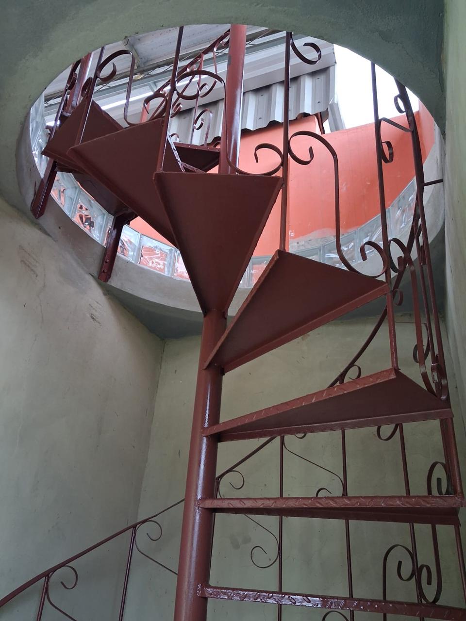 Escada caracol de ferro