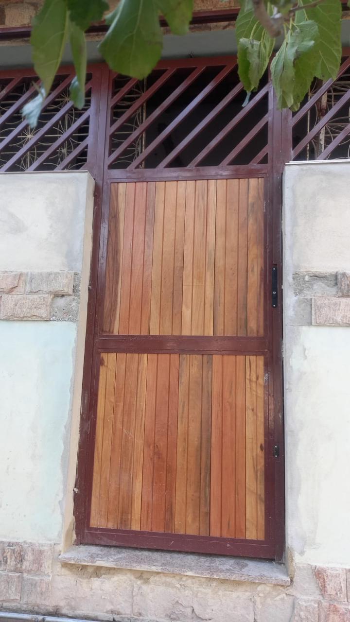 Porta de ferro